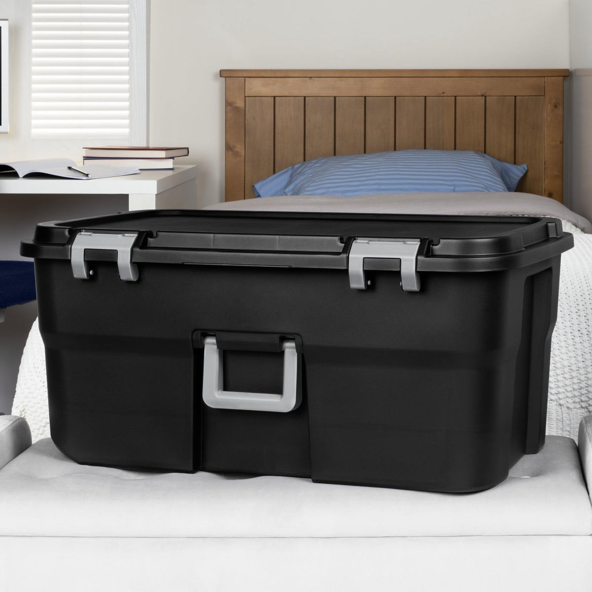 Black 22Gal Wheeled Lockable Storage Footlocker J1462