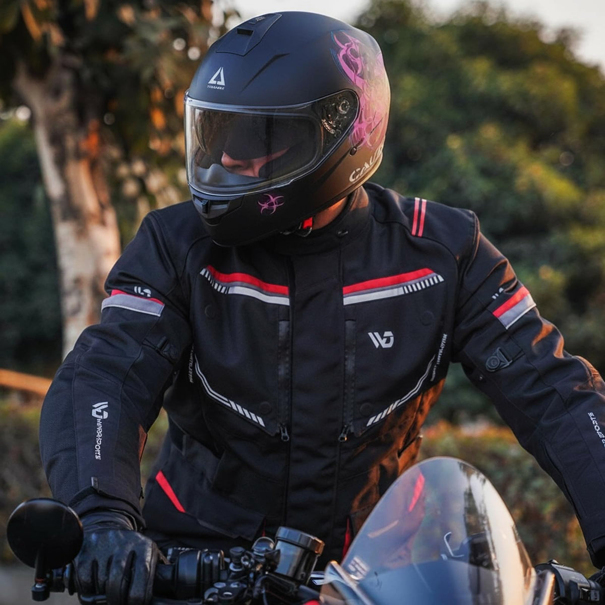 Full Face Dual Visor Motorcycle Helmet A473638